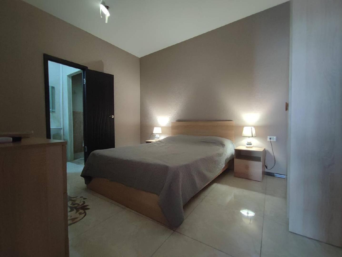 Feier Hotel Jereván Kültér fotó